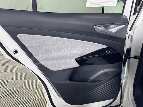 Certified 2025 Volkswagen ID.4 Pro image 20