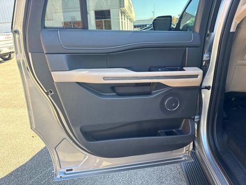 Used 2024 Ford Expedition Max XLT image 15
