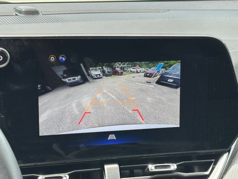 Used 2025 Chevrolet Equinox LT FWD image 16