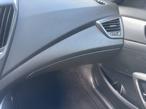 Used 2016 Hyundai Veloster Turbo FWD image 16
