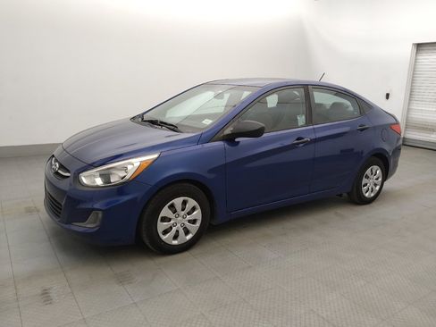 Used 2017 Hyundai Accent SE FWD image 2