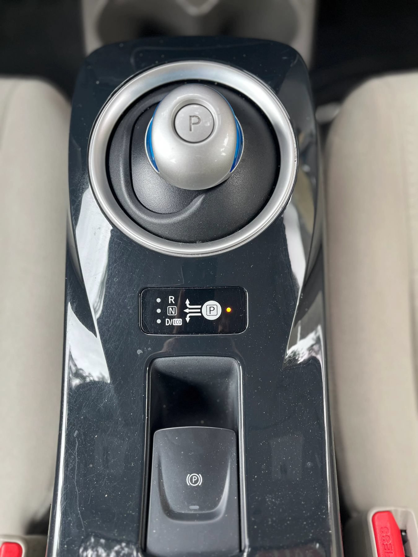 Used 2011 Nissan Leaf SL FWD image 17