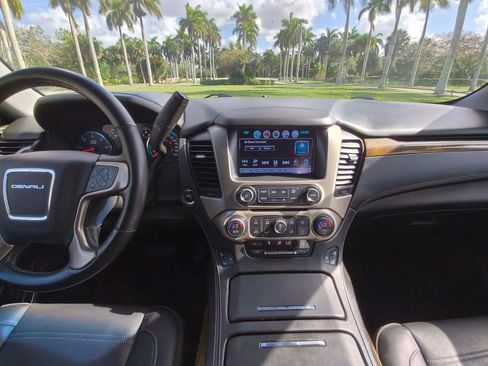 Used 2017 GMC Yukon Denali w/ Open Road Package image 26