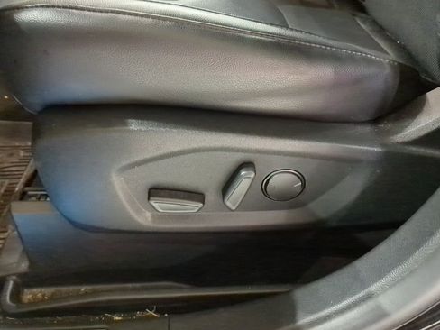 Used 2020 Ford Edge Titanium w/ Equipment Group 301A image 18