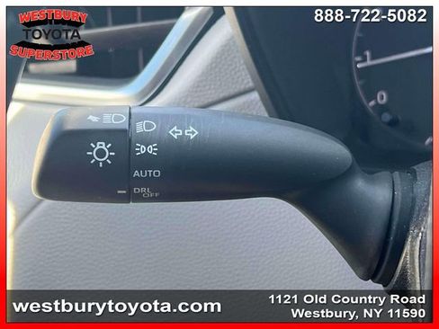 Used 2024 Toyota Corolla Cross LE w/ Moonroof Package image 23