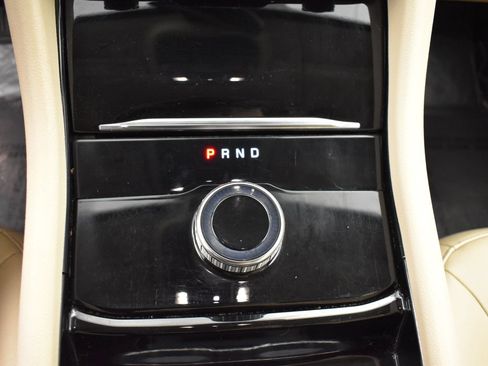 Used 2022 Jeep Grand Cherokee L Limited RWD image 9