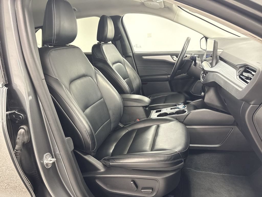 Used 2025 Ford Escape Platinum AWD/4WD image 18