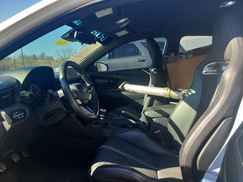 Used 2022 Hyundai Veloster N image 24