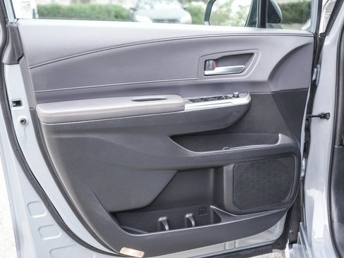 Used 2023 Toyota Sienna XLE Woodland Edition image 22