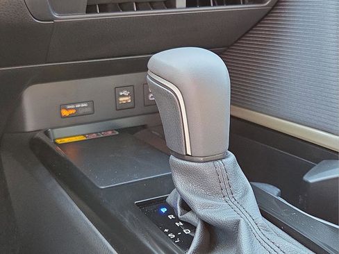 Used 2026 Toyota Camry SE w/ Convenience Package image 19