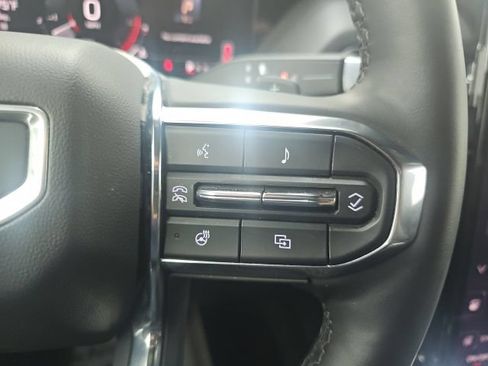 Used 2025 GMC Yukon Denali AWD/4WD image 12