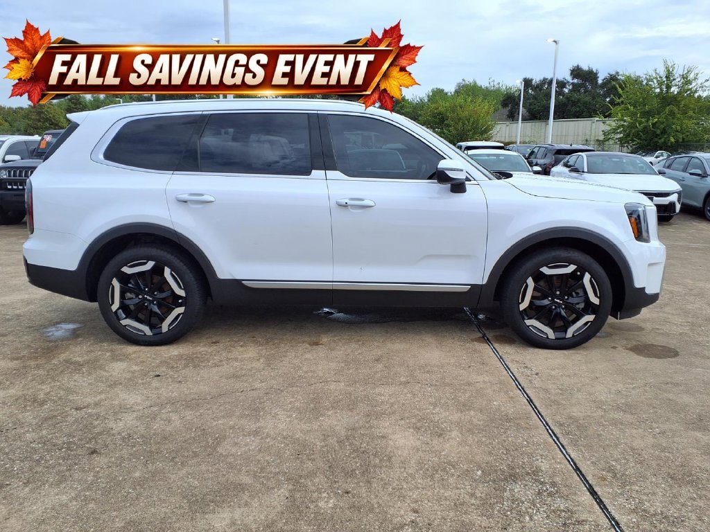 Certified 2024 Kia Telluride EX w/ EX Captain's Chair Package AWD/4WD image 6