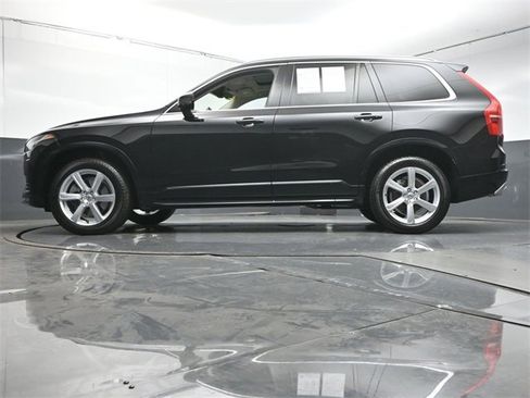 Used 2021 Volvo XC90 T5 Momentum w/ Climate Package image 37