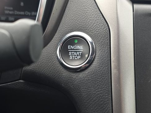 Used 2020 Ford Fusion SE FWD image 20