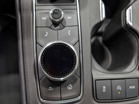 Used 2023 Cadillac XT4 Luxury w/ Cold Weather Package FWD image 28