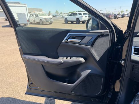 Used 2024 Mitsubishi Outlander ES FWD image 12