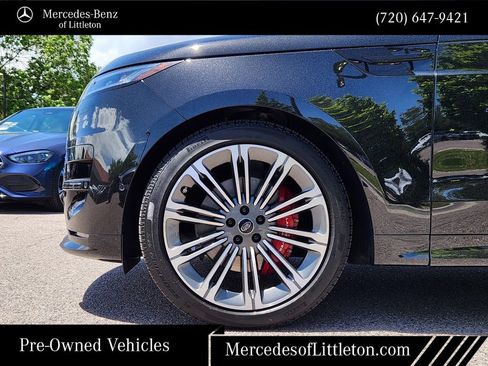 Used 2025 Land Rover Range Rover Sport Dynamic SE AWD/4WD image 9