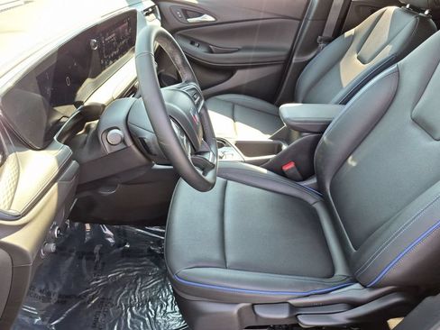 Used 2025 Buick Encore GX Sport Touring w/ Advanced Technology Package AWD/4WD image 15