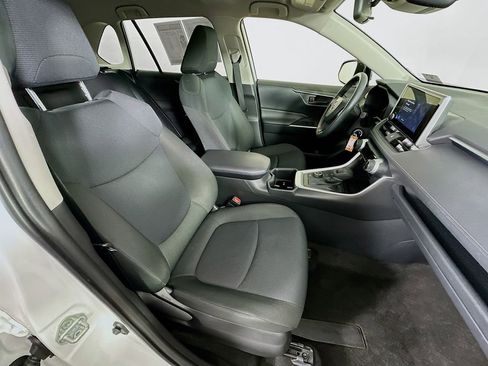 Used 2025 Toyota RAV4 LE image 33
