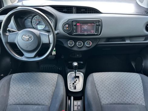 Used 2015 Toyota Yaris L image 3