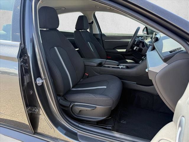 Used 2025 Hyundai Sonata SEL FWD image 13