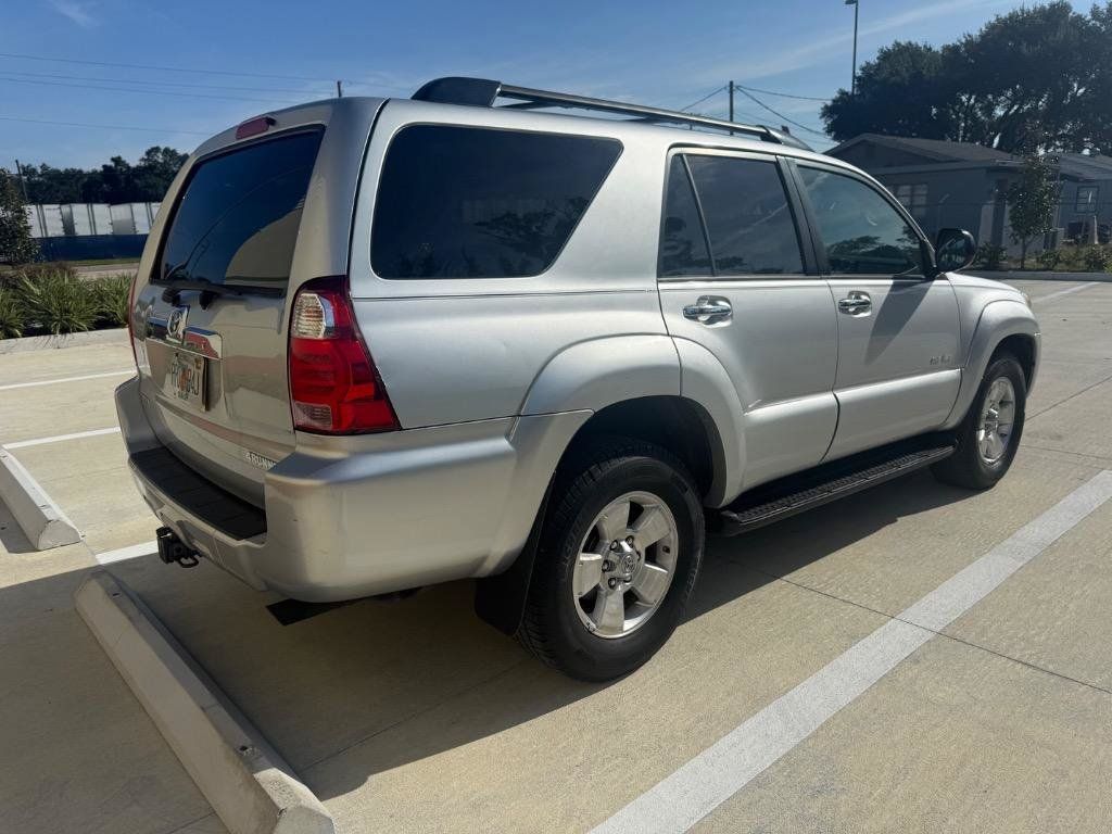 Used 2007 Toyota 4Runner SR5 AWD/4WD image 6