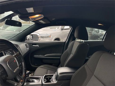 Used 2022 Dodge Charger SXT image 11