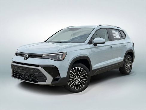 New 2026 Volkswagen Taos SE FWD image 1