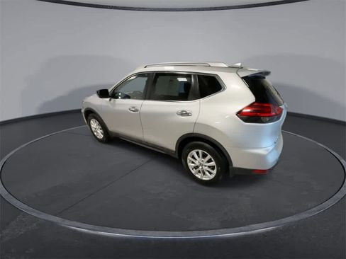 Used 2017 Nissan Rogue SV w/ SV Family Package image 6