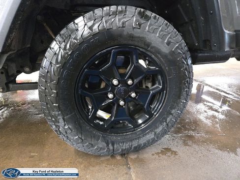 Used 2021 Jeep Gladiator Sport AWD/4WD image 8