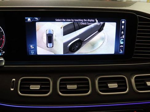 Used 2024 Mercedes-Benz GLS 580 4MATIC image 29