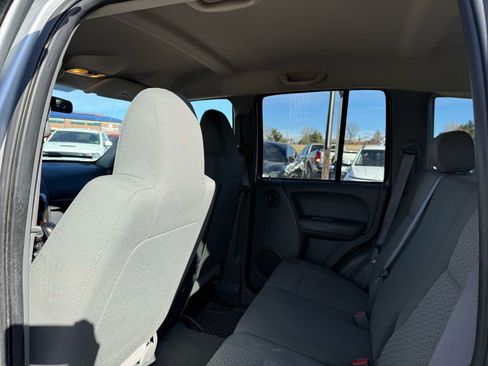 Used 2005 Jeep Liberty Renegade w/ Trailer Tow Group image 18