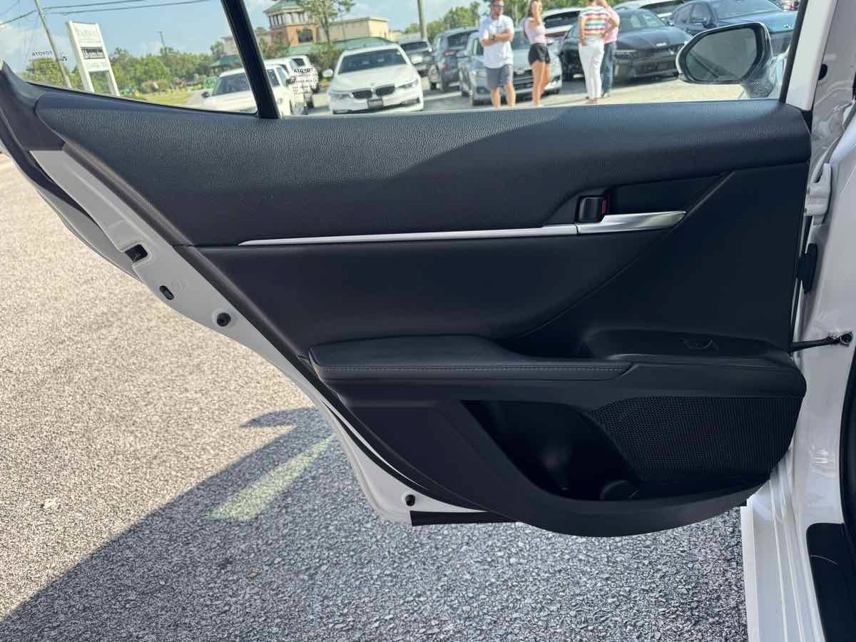 Used 2022 Toyota Camry XLE FWD image 31
