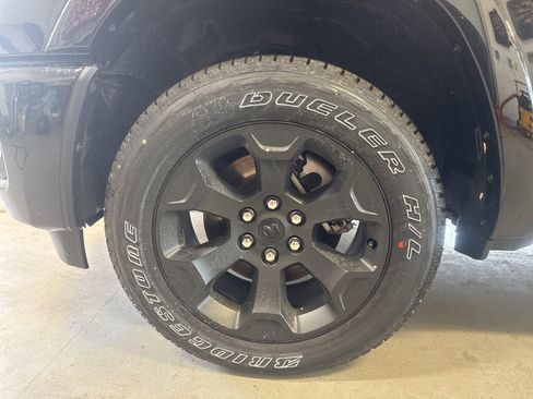 New 2026 RAM 1500 4x4 Crew Cab image 34