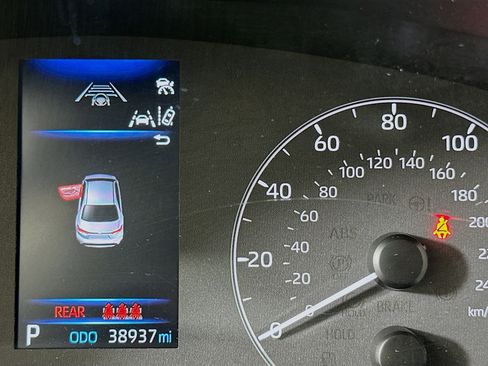 Used 2024 Toyota Corolla LE image 18