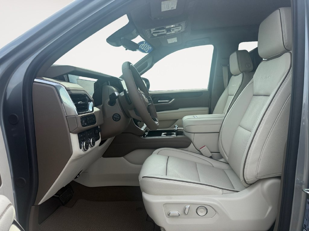 New 2026 GMC Yukon Denali w/ Denali Reserve Package AWD/4WD image 9