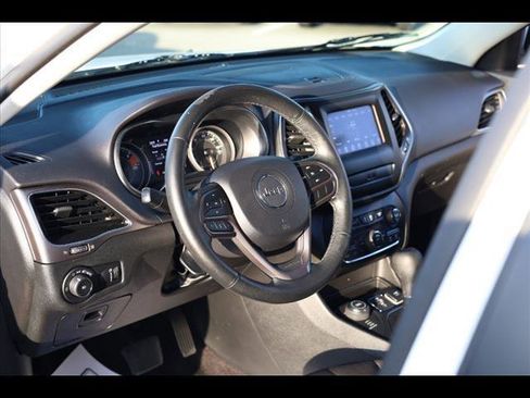 Used 2018 Jeep Compass Latitude w/ Popular Equipment Group image 6