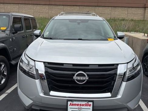 Certified 2023 Nissan Pathfinder Platinum AWD/4WD image 1