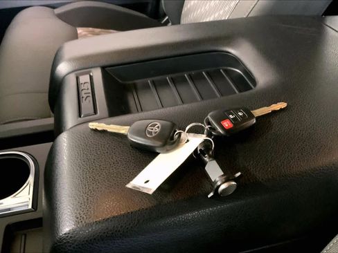 Used 2019 Toyota Tundra SR5 image 14