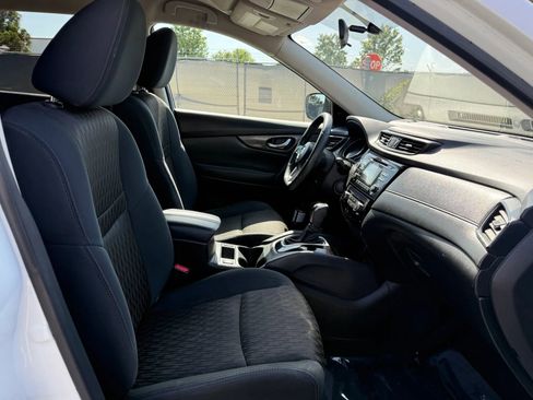 Used 2017 Nissan Rogue SV w/ Midnight Edition FWD image 16