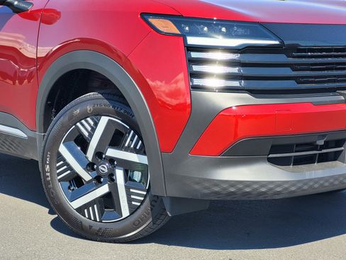 New 2025 Nissan Kicks SV image 3