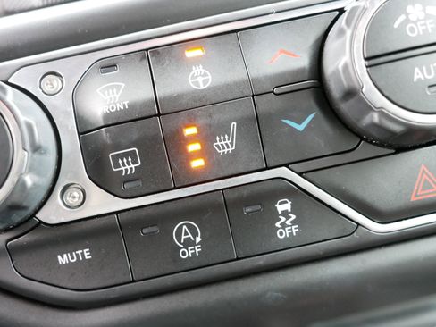 Certified 2023 Jeep Wrangler Unlimited Sahara image 33