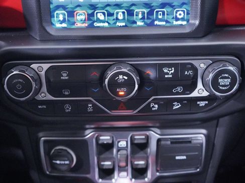 Used 2021 Jeep Wrangler Unlimited Rubicon AWD/4WD image 22