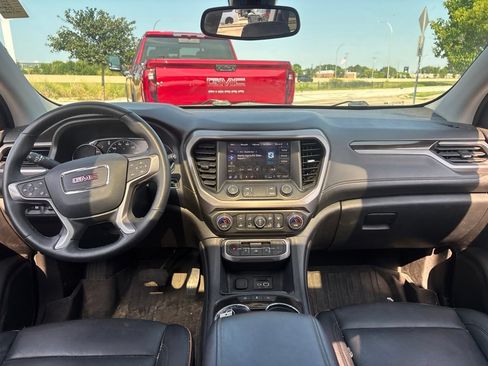 Used 2023 GMC Acadia AT4 w/ Technology Package AWD/4WD image 9