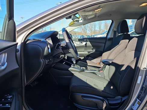 Used 2023 Kia Forte LXS w/ LXS Technology Package image 13