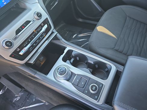 Used 2021 Ford Explorer XLT image 22