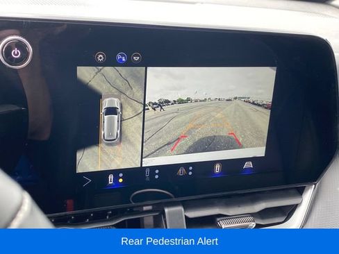 Certified 2025 Chevrolet Equinox LT w/ Convenience Package II FWD image 12