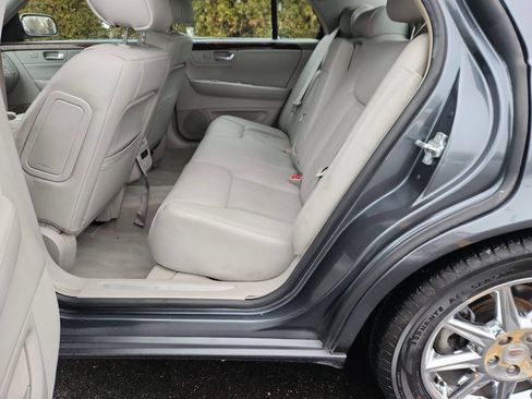 Used 2011 Cadillac DTS Luxury image 21