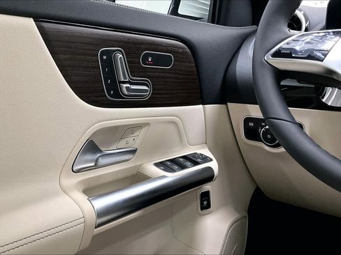 New 2026 Mercedes-Benz GLA 250 4MATIC image 18