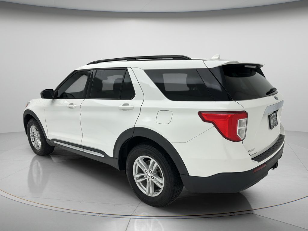 Used 2021 Ford Explorer XLT w/ Class III Trailer Tow Package AWD/4WD image 4